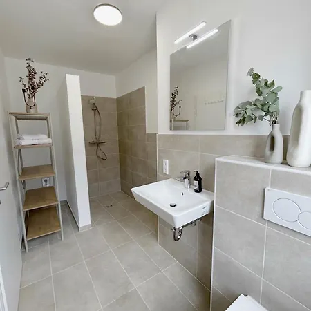 Appartement Modernes Fuer Arbeit & Erholung - 6 Personen